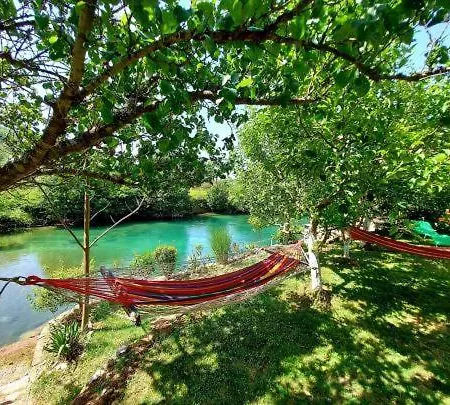 Domacinstvo Una-ostrovica Appartement *