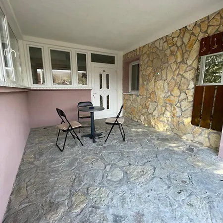 Apartment Domacinstvo Una-ostrovica