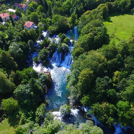 Domacinstvo Una-ostrovica Appartement *