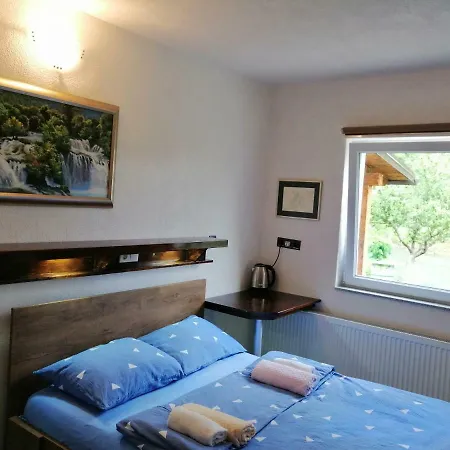 Apartment Domacinstvo Una-ostrovica Kulen Vakuf