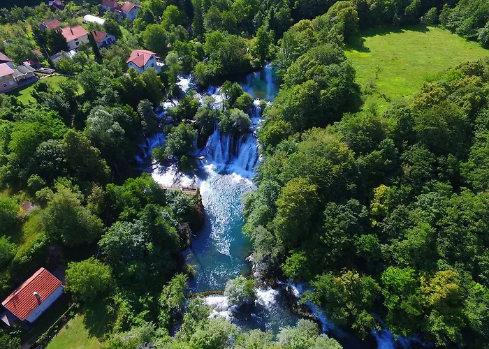 Domacinstvo Una-ostrovica Appartement *